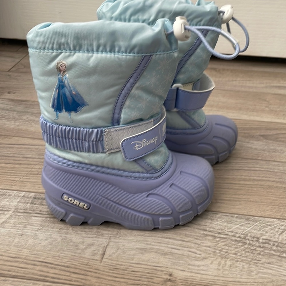Disney frozen sorrel boots